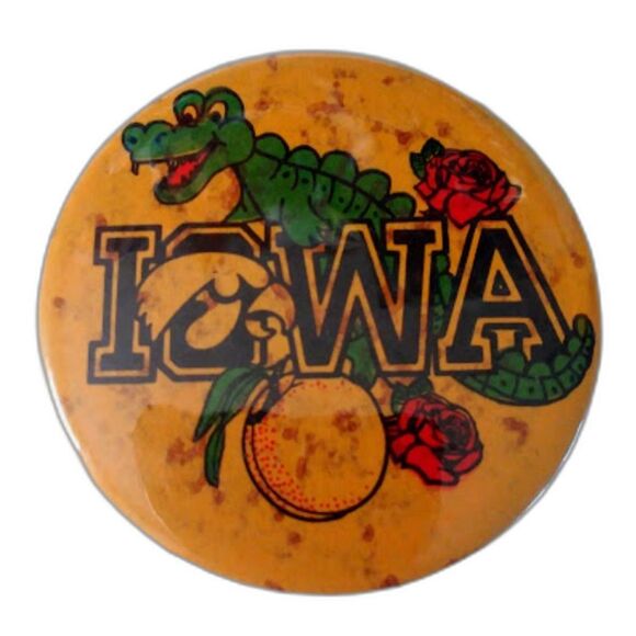 University of Iowa Hawkeyes Bowl Game Football Gator Bowl 2" Lapel Pin Vintage - Picture 1 of 3